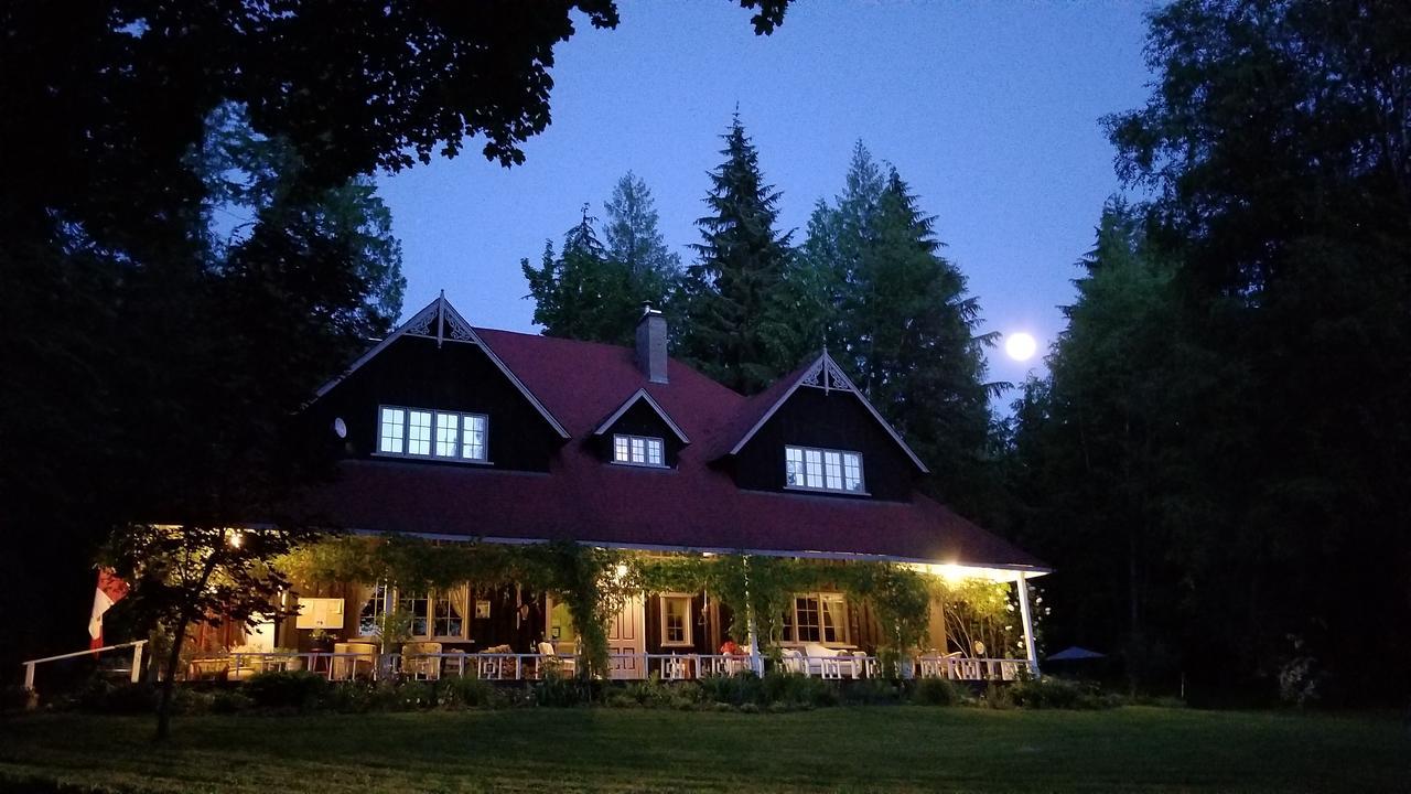 Отель Wedgwood Manor And Glamping Retreat Crawford Bay Экстерьер фото