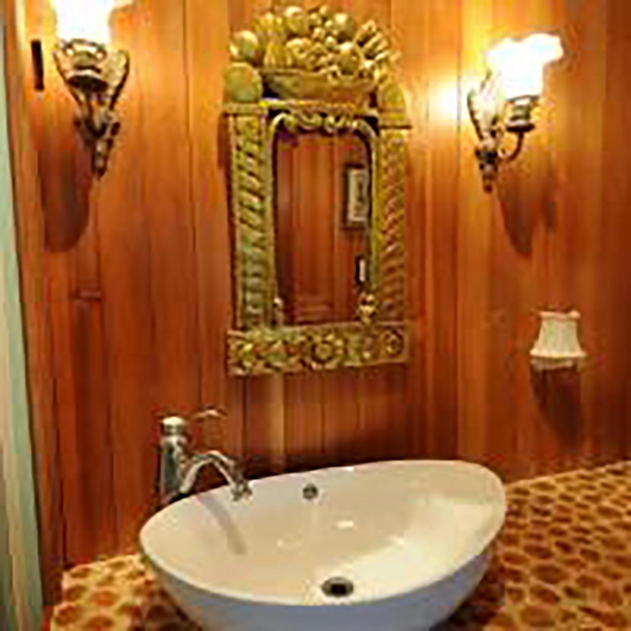 Отель Wedgwood Manor And Glamping Retreat Crawford Bay Экстерьер фото