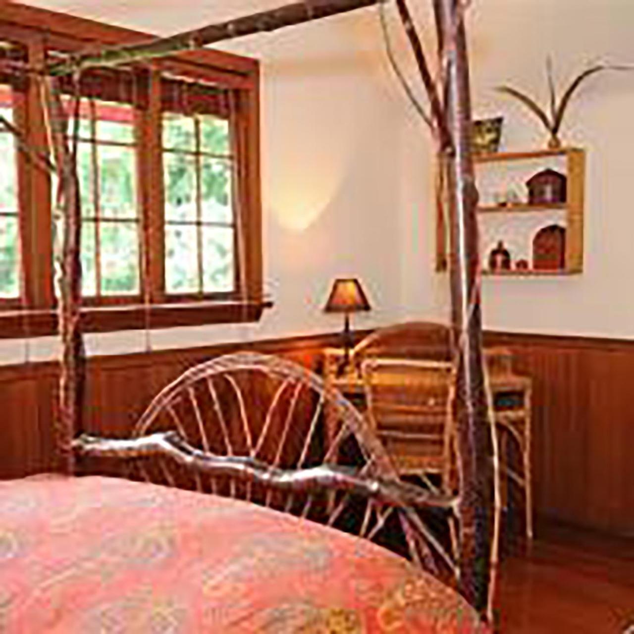 Отель Wedgwood Manor And Glamping Retreat Crawford Bay Экстерьер фото