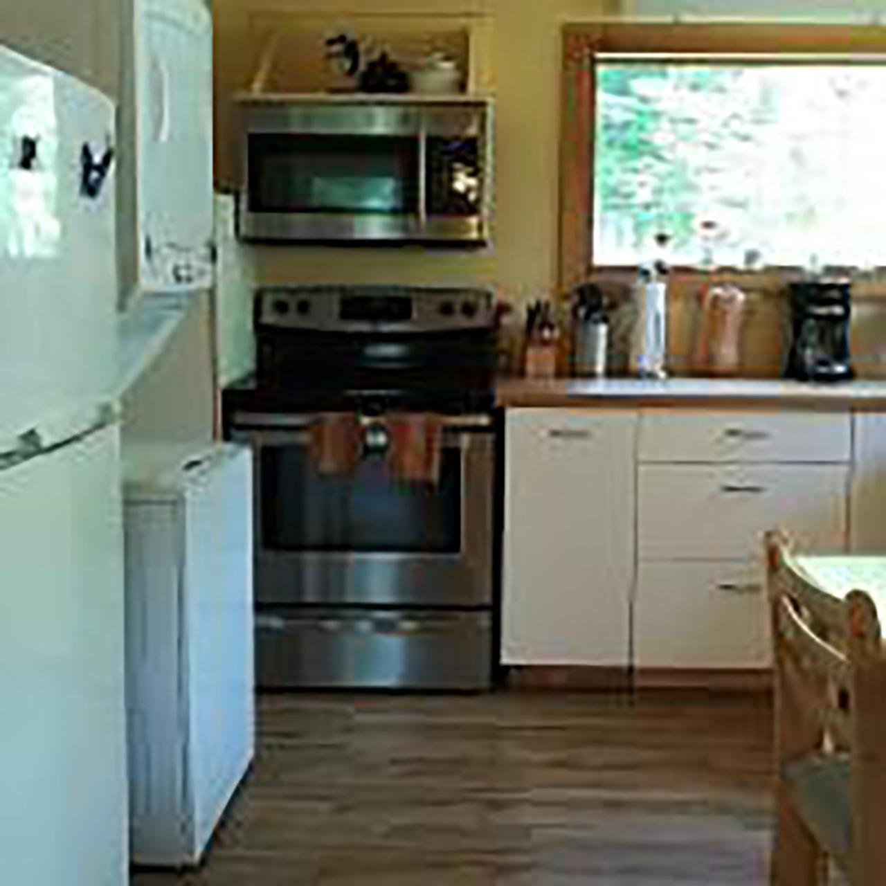 Отель Wedgwood Manor And Glamping Retreat Crawford Bay Экстерьер фото