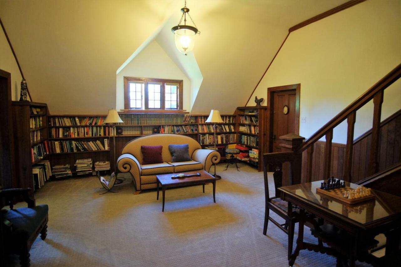 Отель Wedgwood Manor And Glamping Retreat Crawford Bay Экстерьер фото